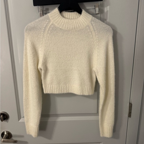 Urban Outfitters Cropped Sweater - Picture 1 of 3